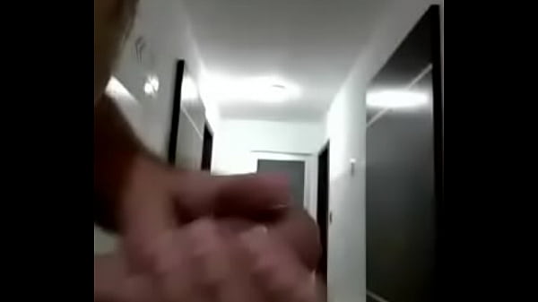Punheta corredor hotel 2