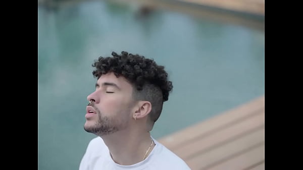Bad Bunny - Yonaguni (Video Oficial)