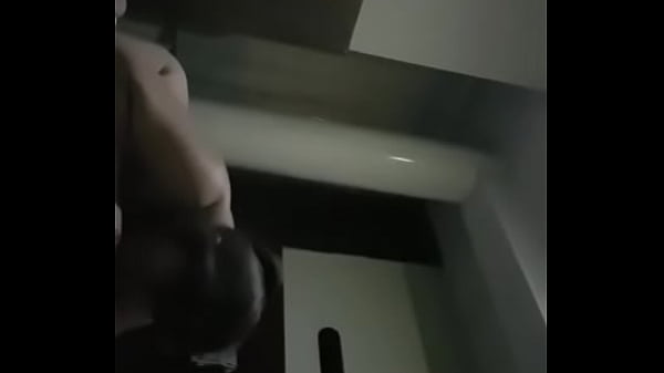 Download Video - encontre a mi tia desnuda en el ba&ntilde;o y se lanzo acerme sexo orall