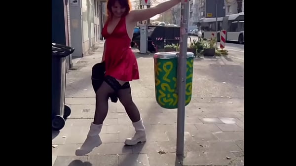 Walking on public in lingerie and flashing