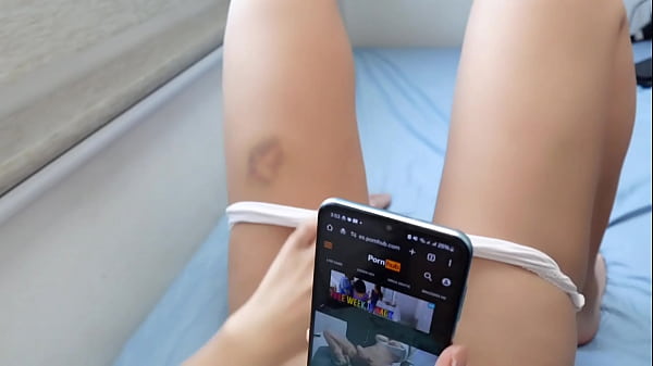 Download Video - Colegiala 18  comparte cama conmigo&comma; la mejor COGIDA de culona con tetas perfectas No para de gemir&period;