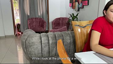 Peque&ntilde;o enano de grande verga se hace pasar por abandonado para terminar foll&aacute;ndose a una sexy embarazada rubia de enorme co&ntilde;o