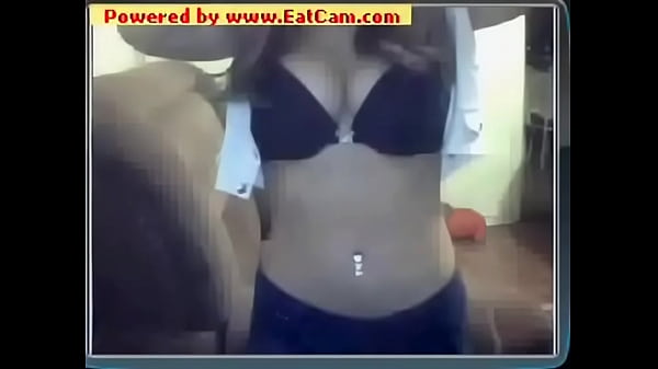 Daniele Vadia showing her breasts on Cam