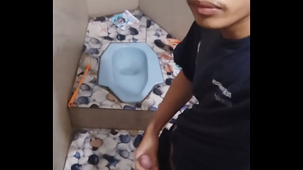 Download Video - BOY FROM INDONESIAN CUMSHOT TO  FACE