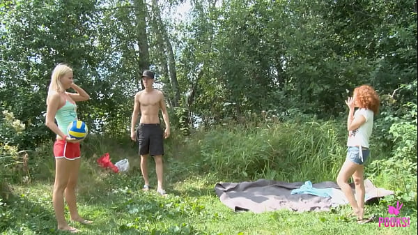Download Video - Nia Y & Lila E Got Horny In The Woods&excl; Milo P Fucks & Facializes Her&excl;