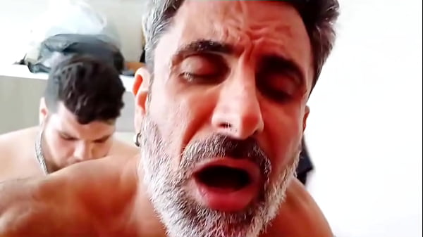 Download Video - Tarado Espia Rola Pela Porta e Eu Dou o Que Ele Merece e Gozo No Cu Dele - Parte 2 &lpar;COMPLETO NO XV RED E SHEER&rpar;