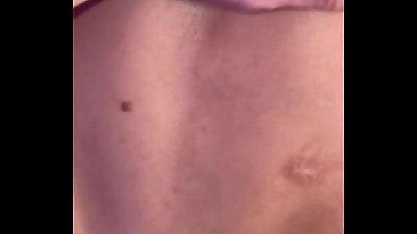 Dotado dando gostoso para dois