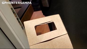 Entregador faz anal loira linda na hora da entrega goza no cuzinho dela - POV