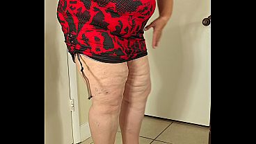 Jamdown26 ssbbw - beautiful social media influencer woman in mini skirt and high heels dancing