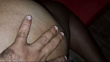Download Video - Fodendo a buceta gostosa masdrasta evangelica do meu amigo e gozando no plug que tava no cuzinho