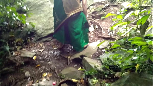 Quick Sex with Stepsister in Jungle On Family Trip Vacation
