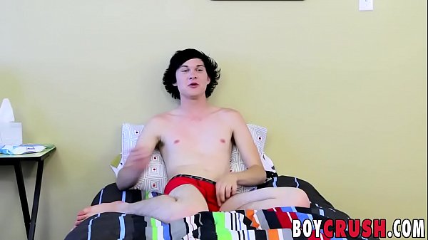 Download Video - Good looking Justin Cummings thugs his big schlong solo