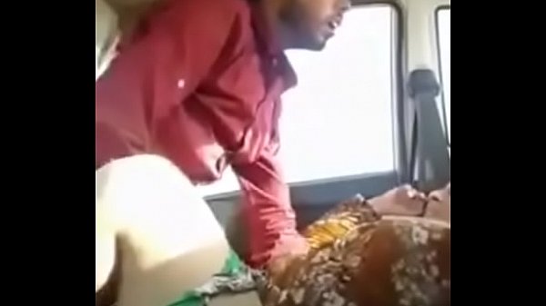 Maa ki bahen ko choda car mei