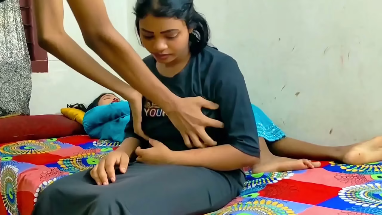 El mejor trío sexual de 2026: Rajesh se acostó con su cuñada y su esposa en la misma cama, disfrutando del sexo a tres bandas.
                     pornstar rough amateur homemade threesome moaning girlfriend rough sex dirty talk romantic sex risky sex girl enjoying sex shaved pussy hair family relationship muchos negros