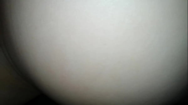 I put my wife on all fours to see her big pussy
