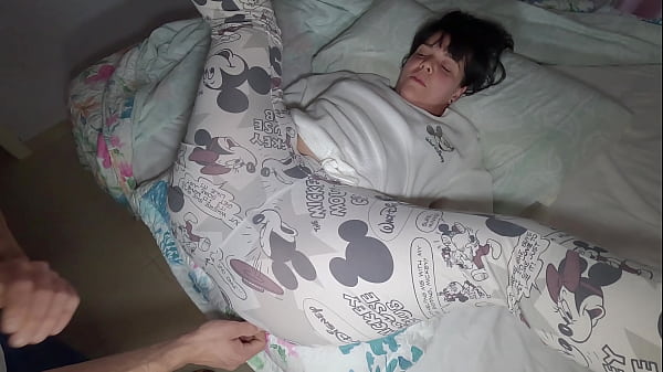 Yui Hatano's preeminent style Close-up pussy fingering and fuck with two men, hardcore fucking doggystyle and hussle with cowgirl positon then cum on her face (01739)