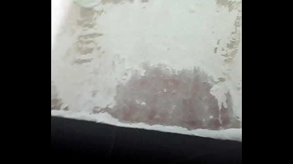 Mi vecina se baña 2