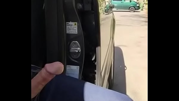 Download Video - Jerk and cum in a parking lot - Oslo&comma; Norway