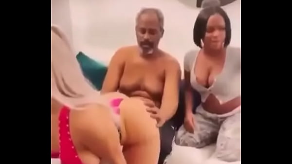 Véio infarta ao ver morena gostosa