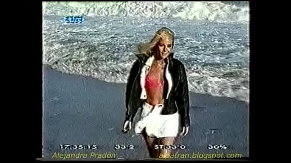 GACIELA ALFANO short in bikini