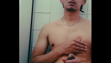 MASTURBANDOCE EN LA DUCHA