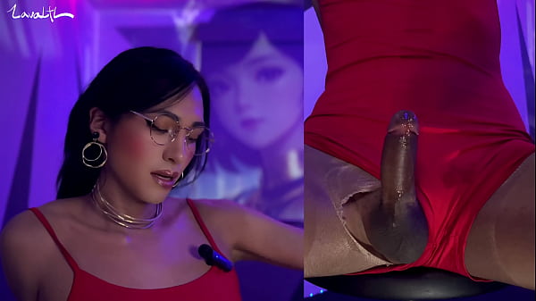 Download Video - The challenge of keeping this sheath on my cock