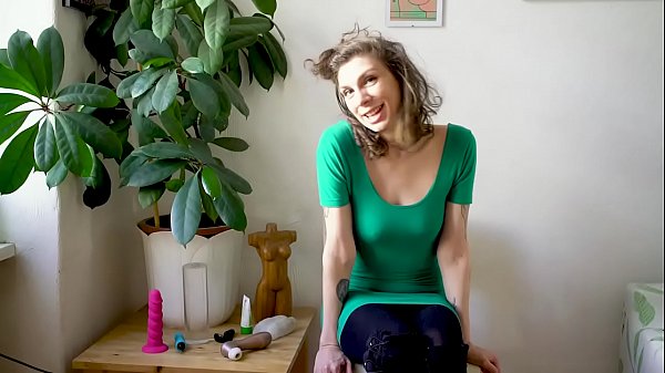 Download Video - Sweet Jane Cums Hard On Her Sofa