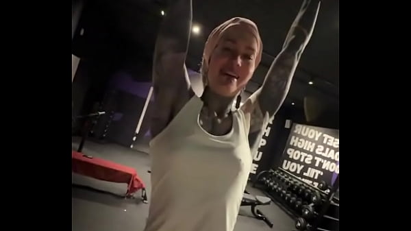 Challenge time!  How many pull-ups can you do? Let me know in the comments! I'm so excited to have a gym right around...