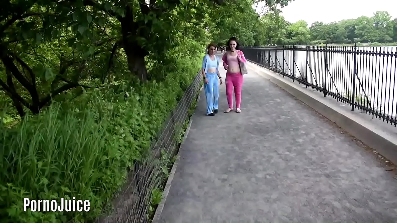 compartiendo la polla de su padrastro negro después de ir al parque
                      muchos negros