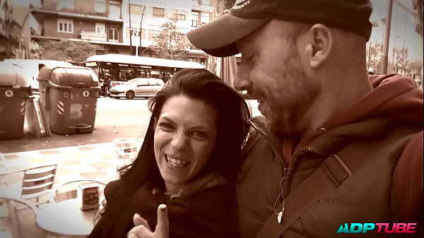 Follando a la preciosa Aris Dark y su culo perfecto - ADPTUBE