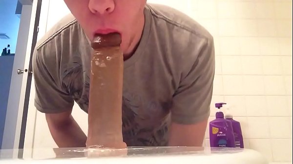 Amateur Blonde guy sloppy dildo deepthroat -On ...