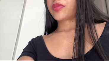 AMATEUR Colombian Paisita masturbation having a rich orgasm On the Street (I love the risky)