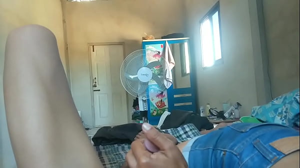 Thai girl sucks hard