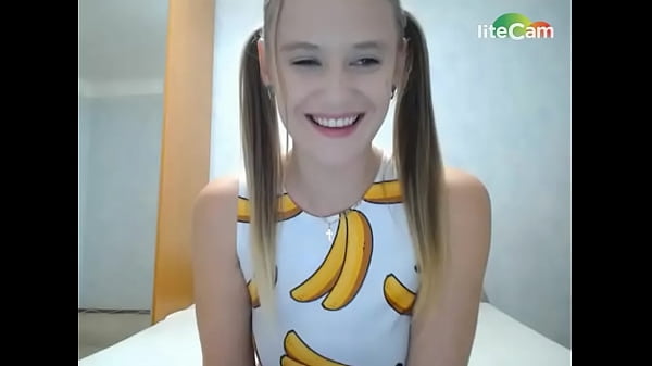 Hermosa blanca delgada share x more