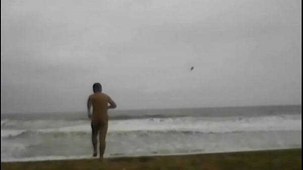 Courir Nu Dans La Mer