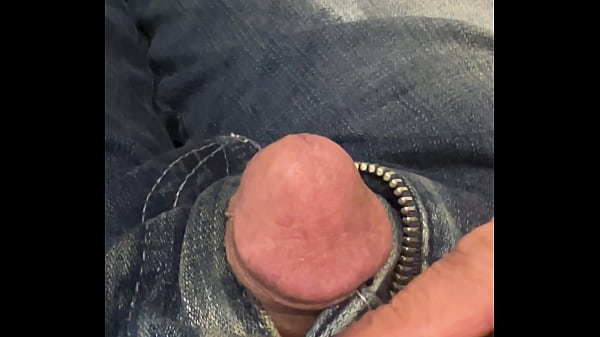 Amateur pee in pants