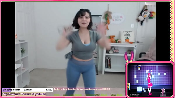 Perra gamer sabrosa bailando