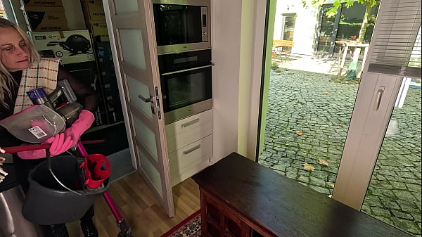 Horny house cleaning with old grannies