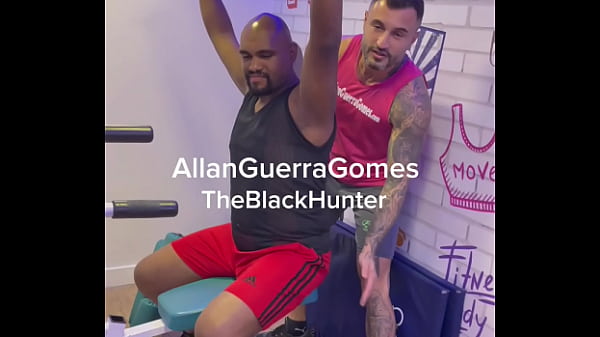 Fui dar aula de preparo físico para artes marci...