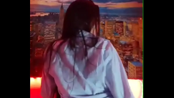 Intense perreo dancing with Karol g and Alicia Keys in my first live, watch it until the end if you want to cum with me.  I masturbate on cam for you, FACE B