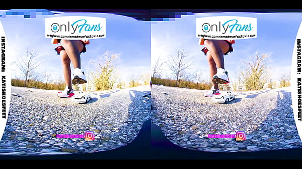 VR 3D Foot Girl Trailer Shoeplay, Crushing, Nylons, High Heels, Sneaker virtual reality PSVR