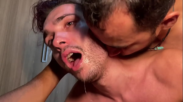 Fodendo com tes&atilde;o, dois ativos dotados e um gri...