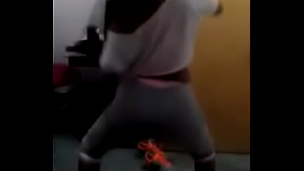  Girl Moving The Ass