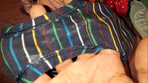 Download Video - Smelling sister in law's panties