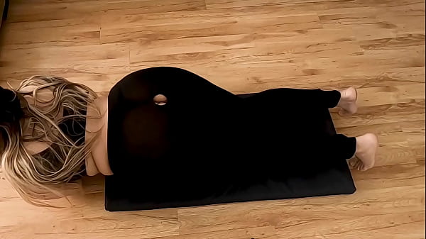 Workout Fuck With Perfect Big Ass Latina On Yoga Pants