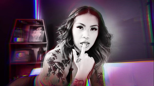 Yumi Sins Spread Her Delectable Legs For a Satisfying Pussy Pounding