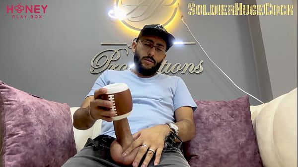 Download Video - I was testing a new toy from my friends "HoneyPlayBox" and my friend wanted to try it with me