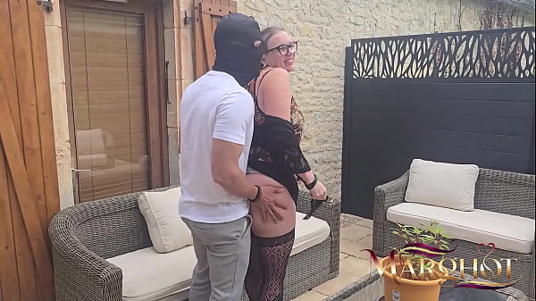 Sexymarghot - Un Sportif Bogoss à Grosse Queue Me Défonce sur Ma Terrasse