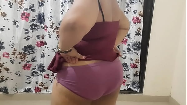 Samiya getting naughty in her bedroom
