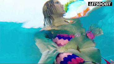 Wet Bikini Girls Kissing in the Pool... Then Her Lips Slide Down His Shaft